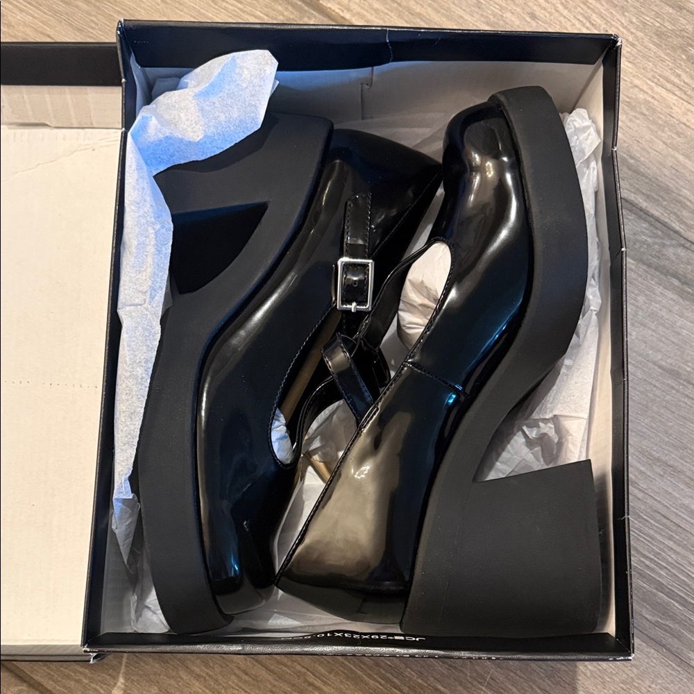 Madden Girl Black Patent Platform Mary Jane Heels - Picture 2 of 9